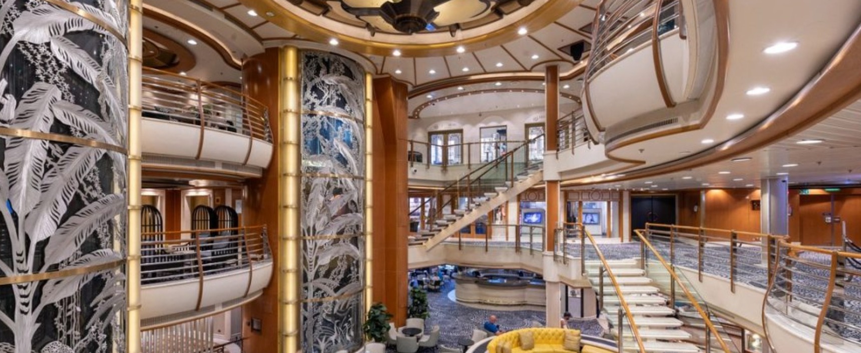 Carnival Croisière Encounter Atrium