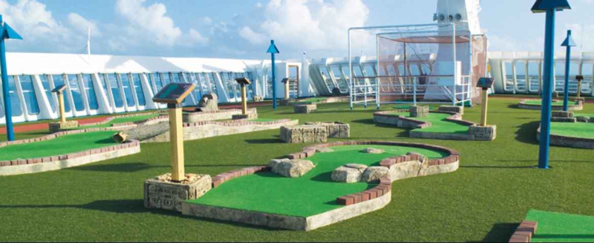 CCL Carnival Croisière Elation Minigolf