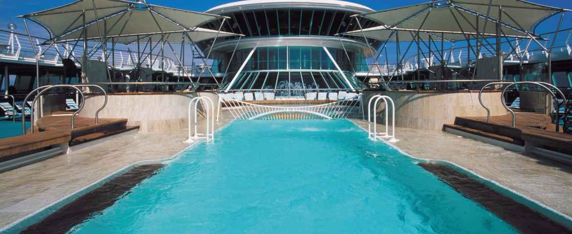 Croisière RCI Royal Caribbean Rhapsody of the Seas Piscine