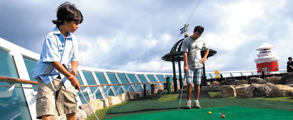 Croisière RCI Royal Caribbean Voyager of the Seas Minigolf