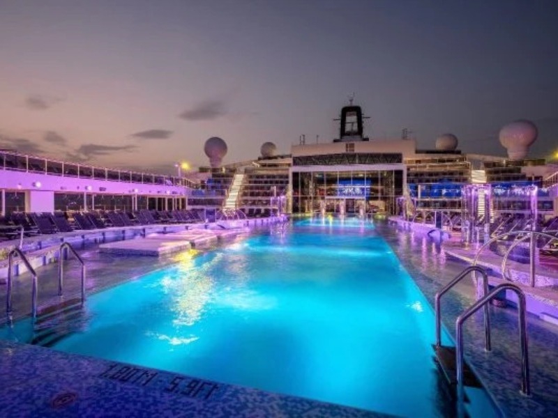 MSC World Asia Piscine